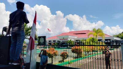 BARAH Kepung Kejari Halsel, Desak Periksa Ikbal Mustaffa dan Kontraktor Proyek Pelabuhan Semut