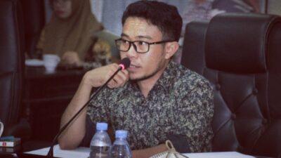 Junaedi Abusama Serap Aspirasi Warga, Desak Pemkab Halsel Segera Perbaiki SDN 161 Belang-Belang