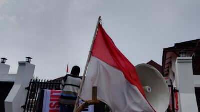 Demo di Kejati Malut, Orator Perempuan Bongkar Mandeknya Kasus Halsel Express 01 