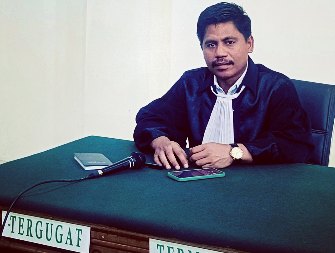 Praktik Hukum