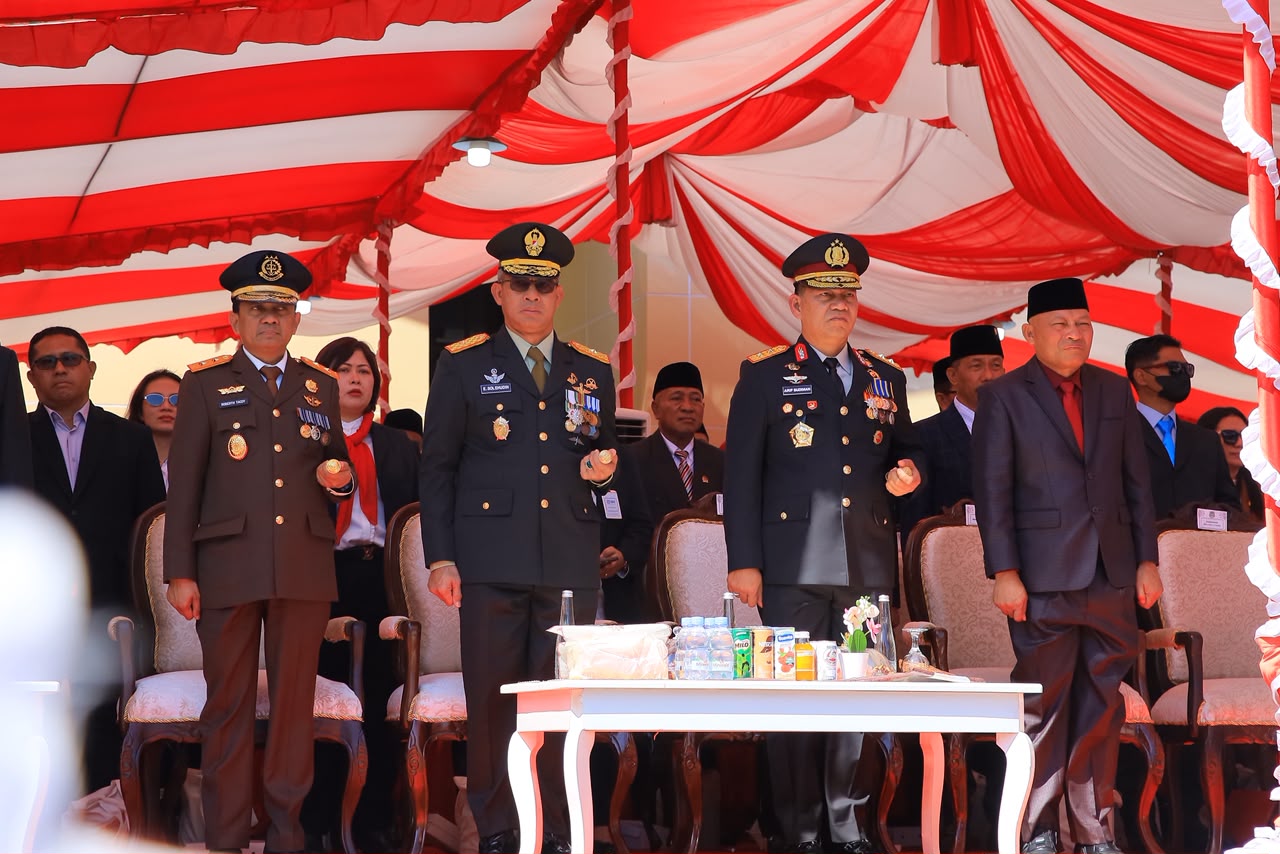 Foto: Kapolda Maluku Utara Irjen Pol. Arif Budiman menghadiri Upacara Detik-Detik Proklamasi HUT ke-81 RI di Pelataran Kantor Gubernur Maluku Utara, Sofifi, Senin (17/8/2026).