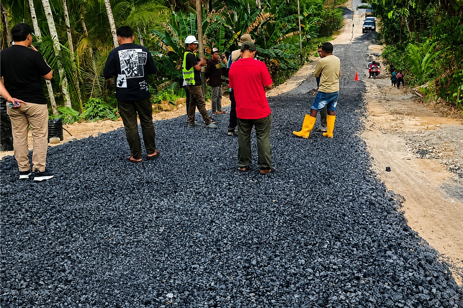 Proses pekerjaan ruas Jalan Lapi–Darume, Kecamatan Loloda Utara.