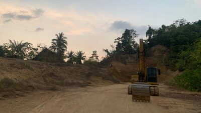 Proyek Jalan Tani Pemprov Malut Pakai Galian C Ilegal, Warga Protes