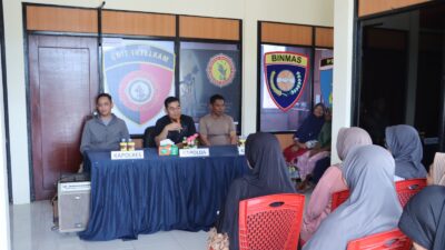Kapolda Malut Turun ke Gane Timur, Lansia dan Warakawuri Terima Bansos