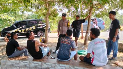 Polres Pulau Morotai menyambangi warga Tiley dan mengedukasi masyarakat agar tidak sembarangan membakar lahan guna mencegah karhutla.